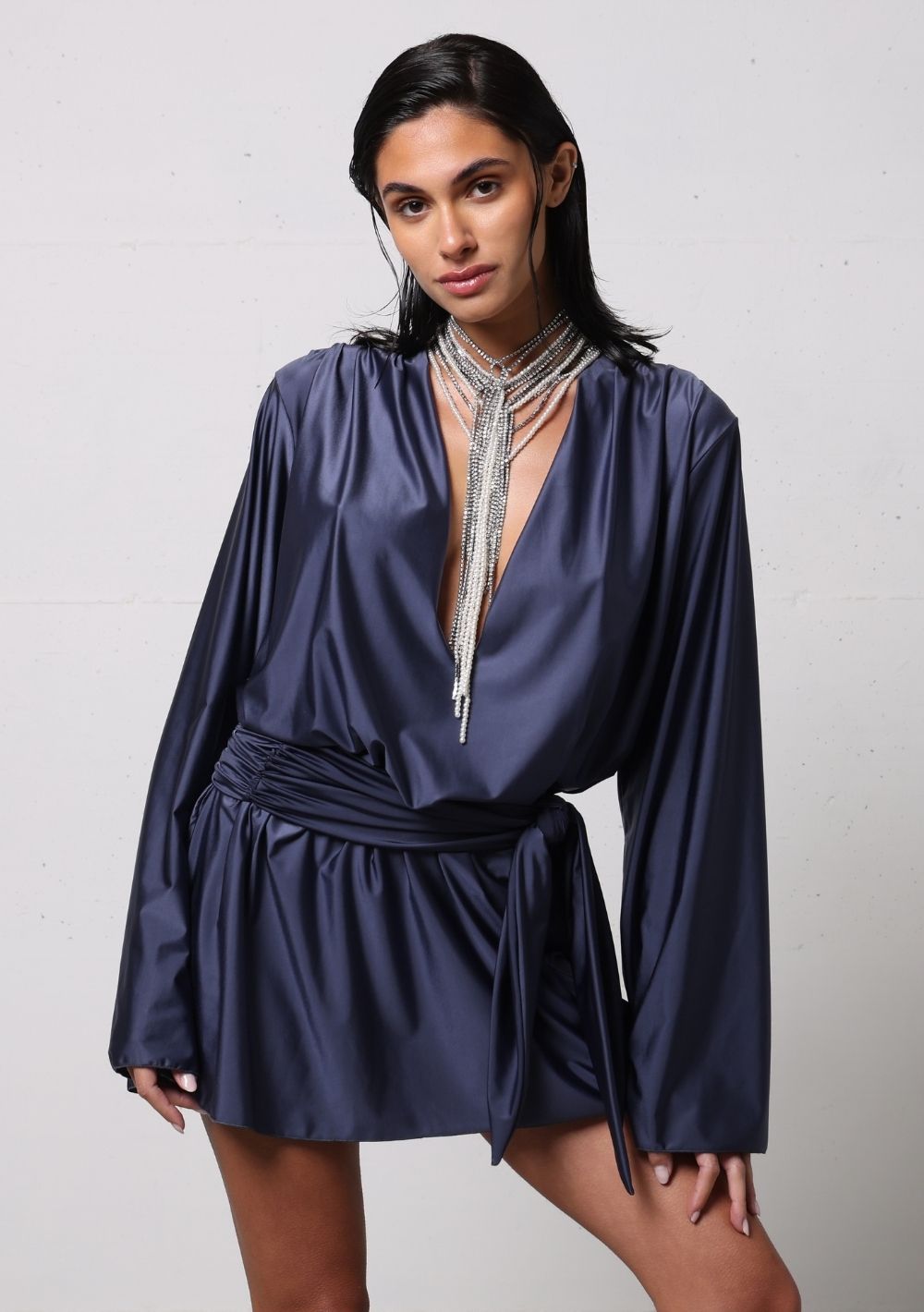 Teti vestito fuori acqua blu